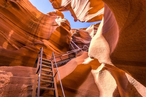 Antelope Canyon Treppen und Formationen