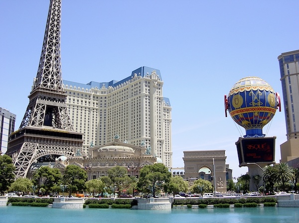 Abendliche Beleuchtung am Strip in Las Vegas