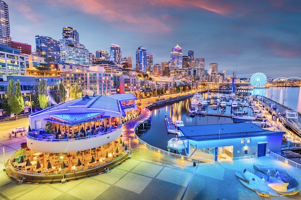 Pier und Skyline von Seattle