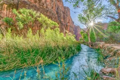 Türkisfarbenes Wasser der Havasu Falls in Arizona