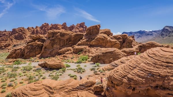 Rote, geschichtete Sandsteinkuppen im Valley of Fire State Park