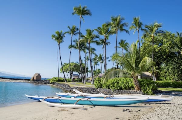 Kamakahonu Beach
