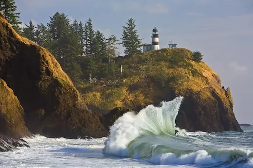 Leuchtturm an der Küste bei Cape Disappointment