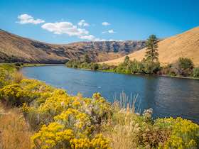 Yakima Canyon by khomlyak - adobe.com