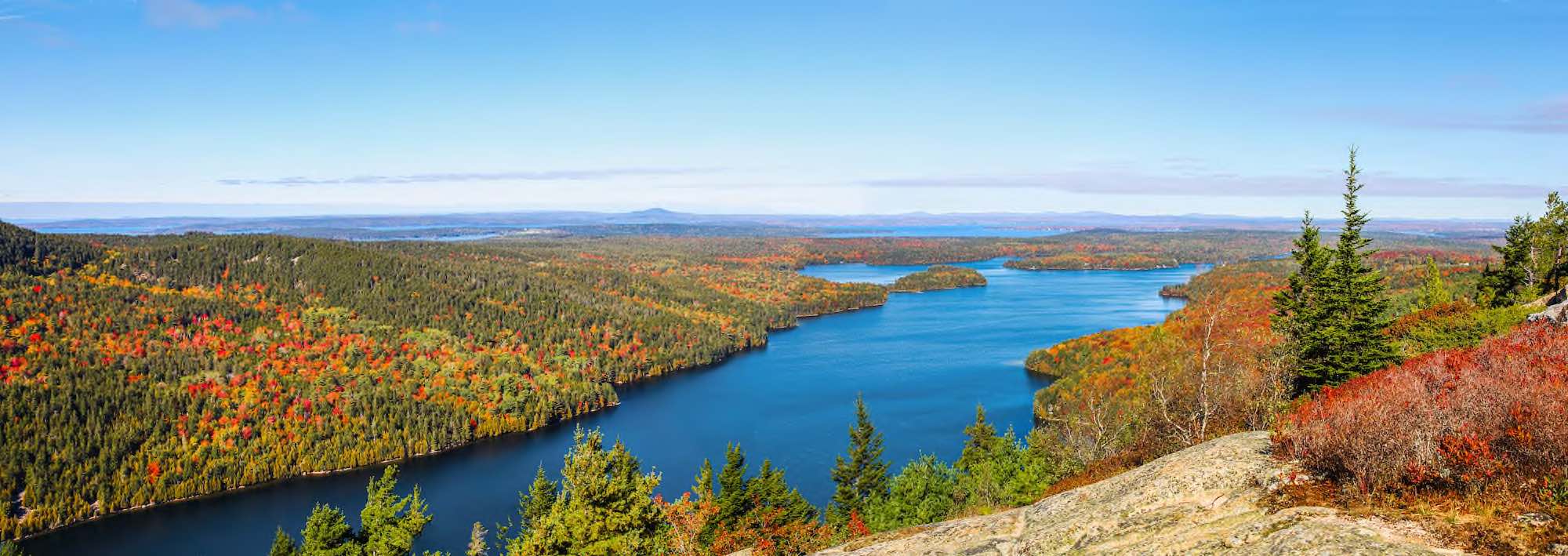 Neuengland Long Pond im Acadia National Park © AdobeStock 279689575 Jason Busa